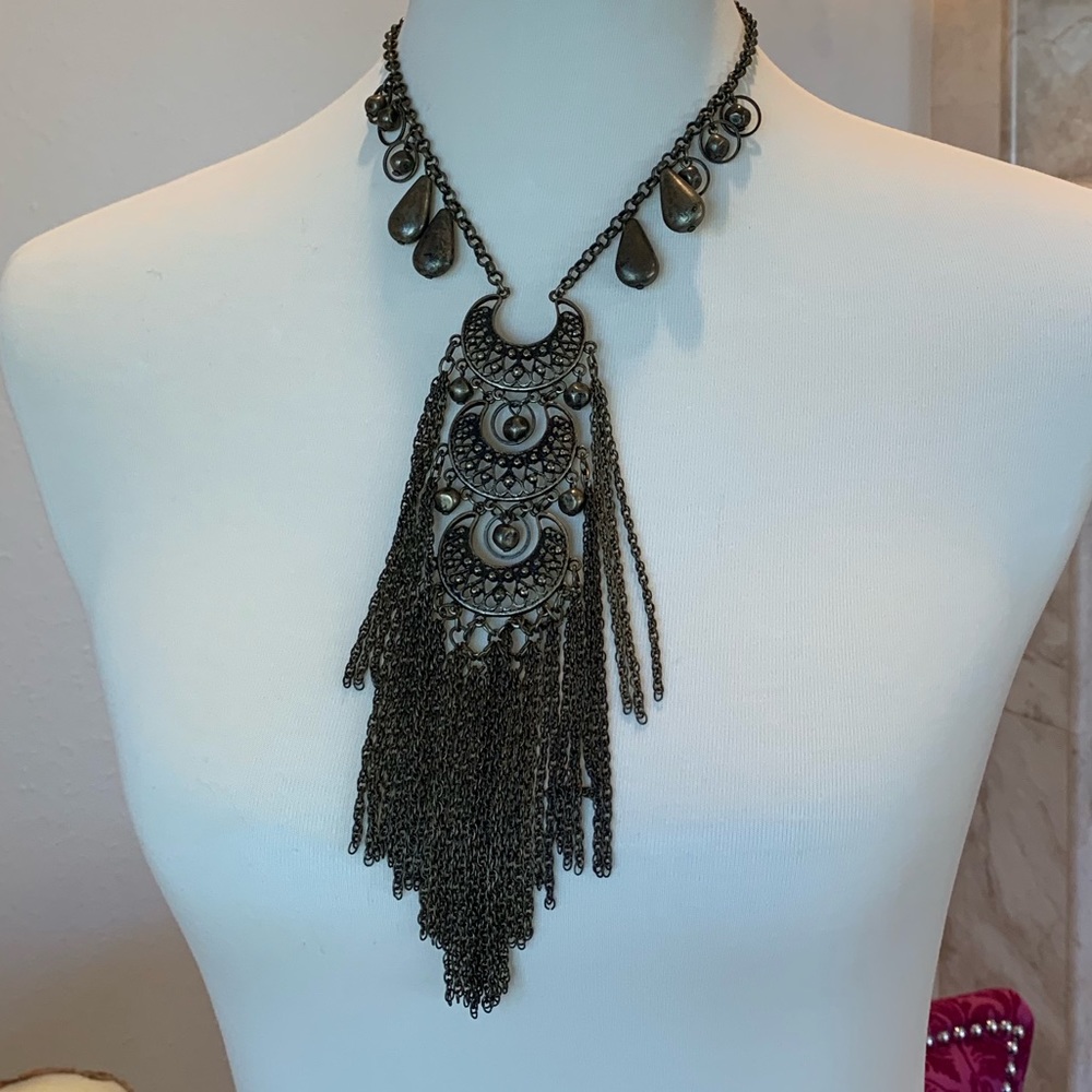 Banana Republic long necklace